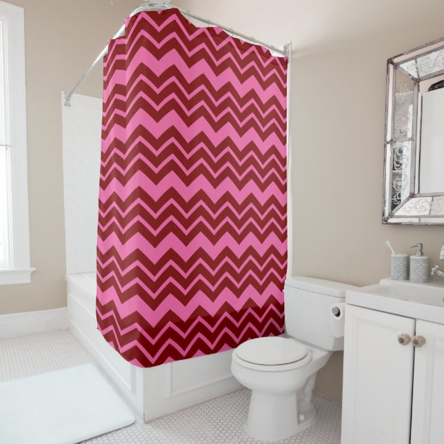 Cortina De Ducha Diseño de Chevron Zigzag Rojo Granate Rosa  (In situ)