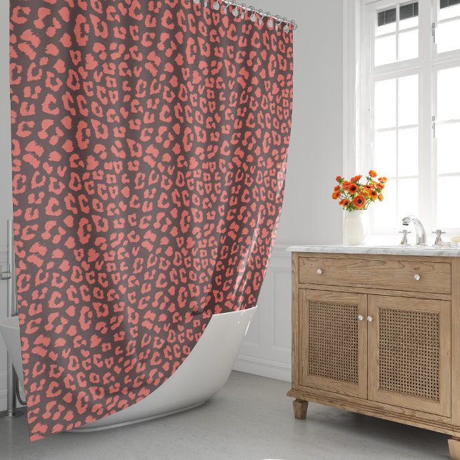 Cortina De Ducha Estampado Leopardo Marrón Coral (Coral Brown Leopard Print Shower Curtain by Looly Elzayat
)