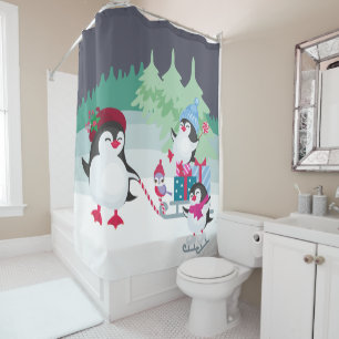 Cortina De Ducha Familia de pingüinos lindos en una escena nevada d