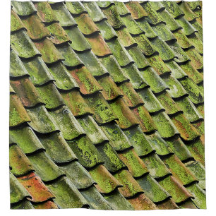 Cortina De Ducha Foto de primer plano del techo de tablillas verdes