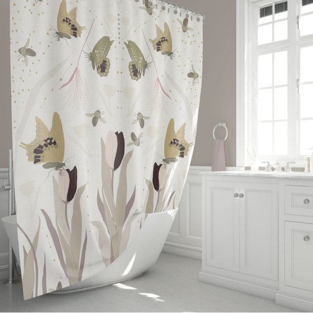 Cortina De Ducha Mariposas Tulips Patrón de sabio de oro (Elegant Gold Sage Butterflies Bees Tulips Shower Curtain by Studio Posies.)