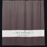 Cortina De Ducha Moda Nueva boda Sr. Sra. Dark Burgundy Monograma<br><div class="desc">Moda cortina de ducha de color burdeos oscuro con el texto Mr. y Mrs. en un elegante guión fuera de negro. El chip de color de algarrobo se utiliza para este diseño elegante que usted puede personalizar con su nombre casado. Un regalo de lujo perfecto para la pareja recién casada....</div>