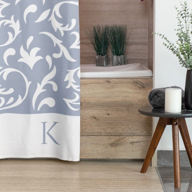 Cortina de ducha monogramada (This beautiful monogrammed shower curtain would make a wonderful gift for someone special! )