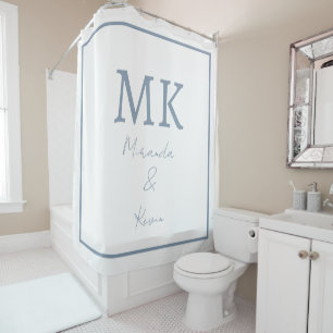 Cortina De Ducha Monogramas Azul Polvo Blanco Moderno Minimalista T