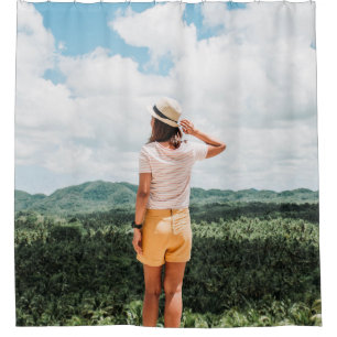 Cortina De Ducha Mujeres paradas cerca de los árboles