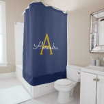 Cortina De Ducha Navy Blue Gold Modern Script Girly Monograma Nombr<br><div class="desc">Monograma de Navy Blue y Gold Nombre Baño Cortina de Ducha. Esto hace que el dulce perfecto cumpleaños 16,  boda,  ducha de novia,  aniversario,  ducha de bebé o fiesta de soltera sea regalo para alguien que ama el lujo glam y los estilos de moda.</div>