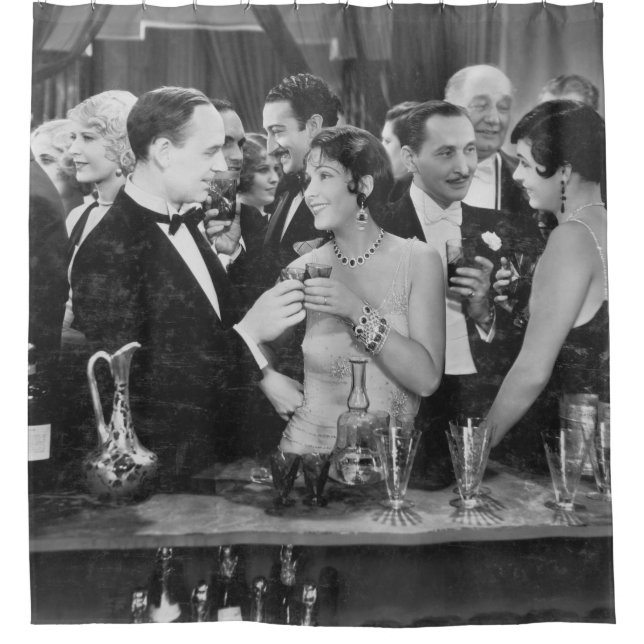 Cortina De Ducha Pareja tomando algo en el concurrido bar (Anverso)