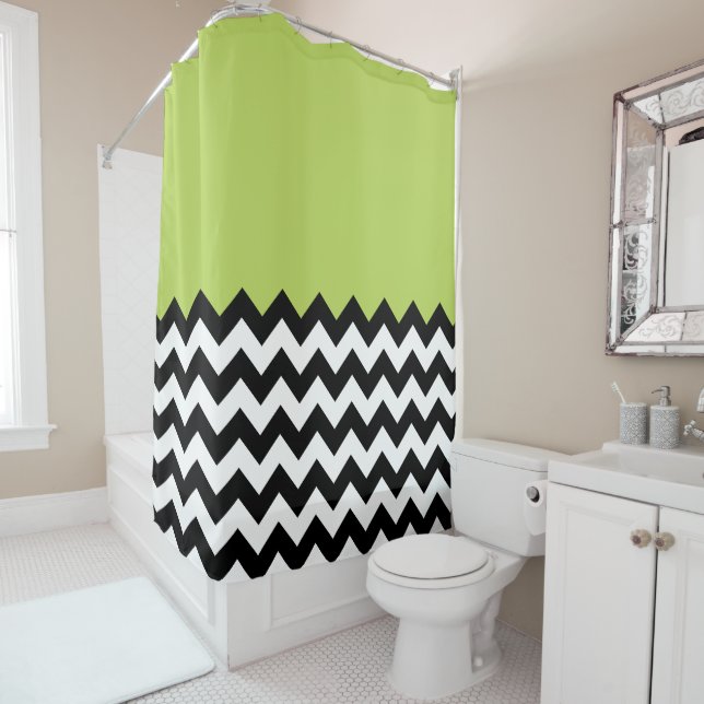 Cortina De Ducha Patrón de zigzag negro y blanco, chevron, verde (In situ)