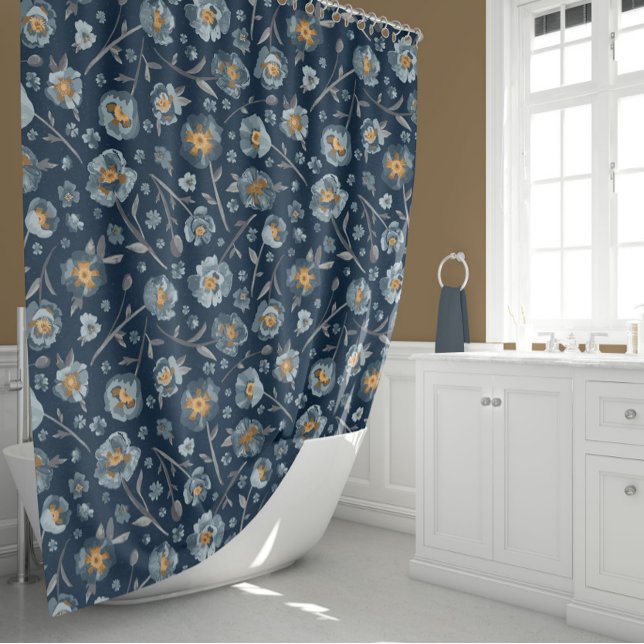 Cortina De Ducha Patrón floral azul de Poppies (Poppies Blue Floral Pattern Shower Curtain from Studio Posies.)