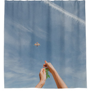 Cortina De Ducha Persona volando cometas por la mañana