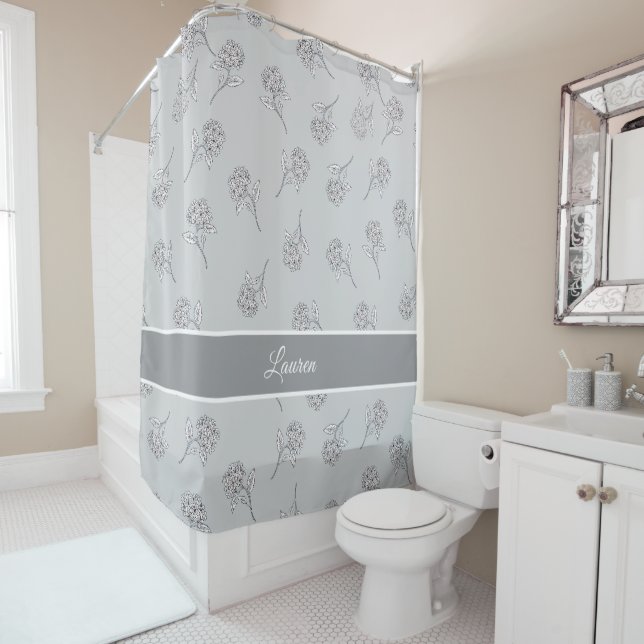 Cortina De Ducha Timeless Botanical Bloom Soft Grey Monogram  (In situ)