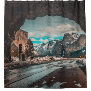 CORTINA DE DUCHA TÚNEL DE CARRETERA VACÍO QUE LLEVA A MONTAÑAS