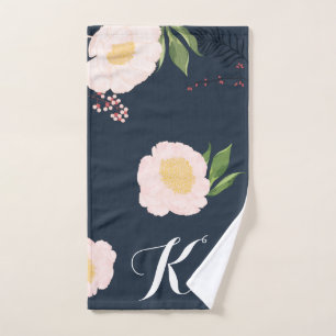 Cosmos rosados con toalla de mano personalizada en