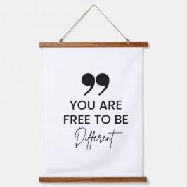 Cotización inspiradora de madera con tapiz de pare