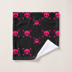 Cráneo rosado y bandera pirata en negro