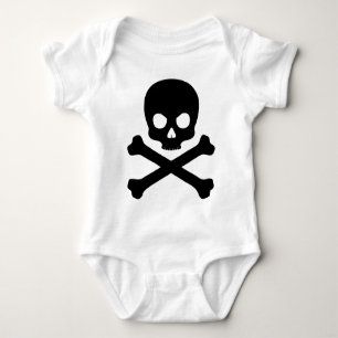 Cráneo y camisa de la bandera pirata