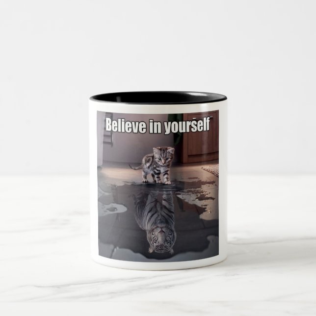 "Crea en sí mismo" el negro taza del Dos-Tono de (Centro)