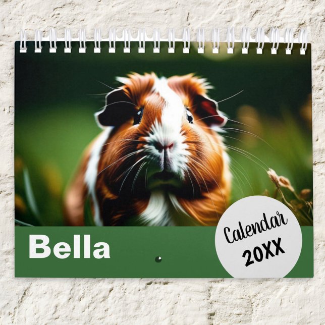 Crea tu propio calendario de año de fotos de cerdo (Create your own calendar with favorite photos of your guinea pig. Personalize with your pet's name)