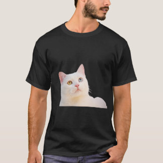 Creaciones de camisetas para gatos diseñadas con p