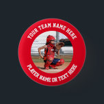 Crear su propio botón de foto de equipo deportivo<br><div class="desc">Foto de un catcher de softball listo para recibir la pelota del lanzador sobre un botón de pasador. La plantilla de la foto es fácil de personalizar. Regalo para un jugador o equipo de softball, béisbol, hockey, baloncesto, fútbol o cualquier otro deporte. Coloque fácilmente una foto cuadrada en la plantilla...</div>