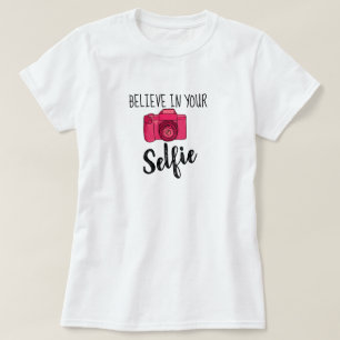 Cree en tu camiseta básica de selfie