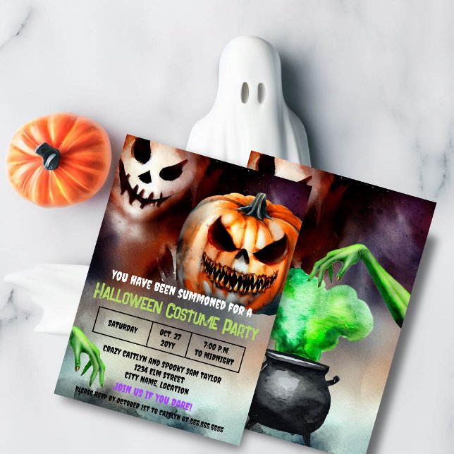 Creepy Invitación a la fiesta de disfraces de Hall (Spooky and scary Halloween invitation with an evil pumpkin, ghost and witch's hand.  BOO!)