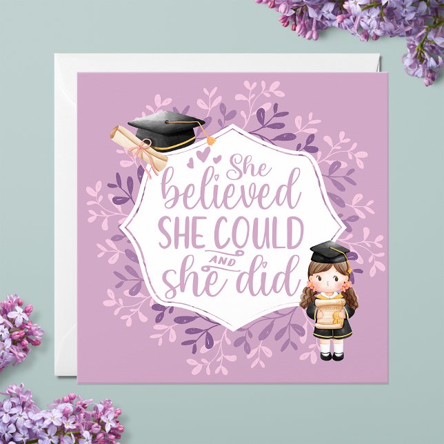 Creía que podría graduarse con tarjeta plana morad (Believed She Could Purple Flat Single Card for Graduation)
