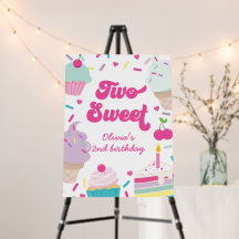 Crema de hielo y tarta dos dulces cumpleaños