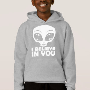 Creo en ti alienígena de blanco