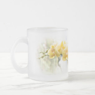 Cristal Esmerilado Orquídea de polilla amarilla en la sol - taza