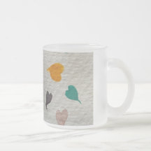 Taza de café con corazones de color acuarela