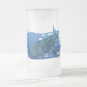 Cristal Esmerilado Tiburón de ballena en la taza de cerveza helada