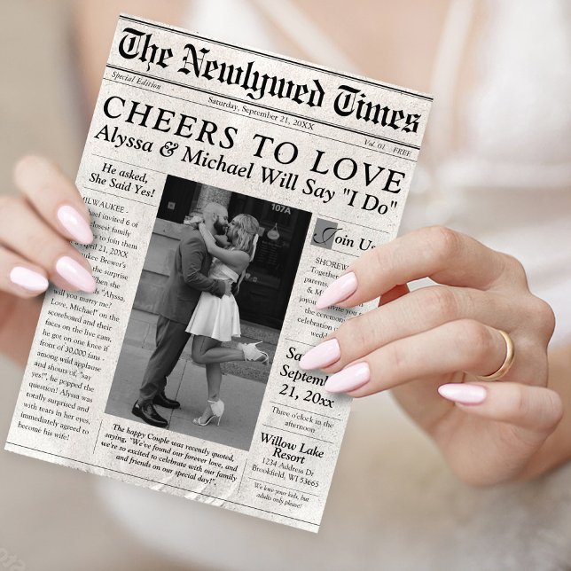 Cronología de la invitación a la boda de un periód (Cheers to Love The Newlywed Times trendy newspaper editorial black &  white photo wedding invitation)
