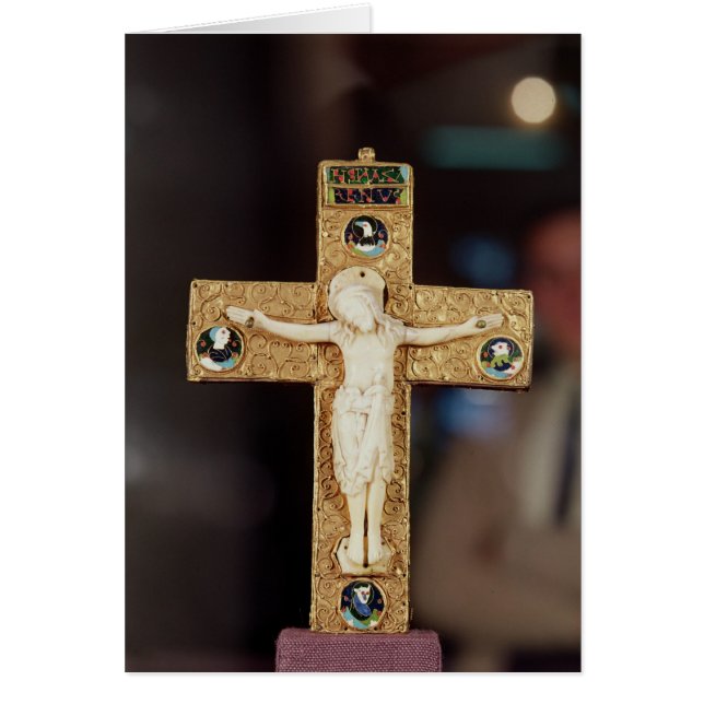 Crucifijo del relicario, Cristo de marfil en cruz (Frente)