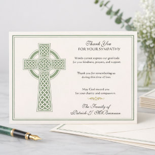 Cruz celta irlandesa de agradecimiento por funeral