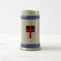 Cruz de Templar en las tazas y los Steins de