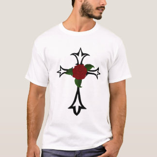 Cruz Tribal Con Una Camiseta Rosa Roja