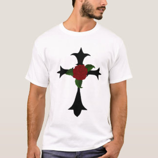 Cruz Tribal Negra Con Una Camiseta Rosa
