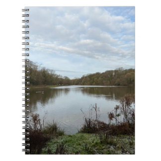 Cuaderno A peacful lake..