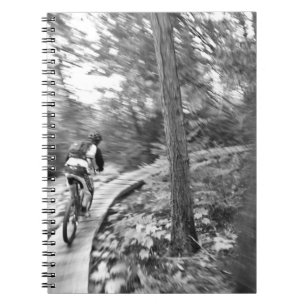 Cuaderno Aaron Rodgers en bicicleta de montaña en la escale