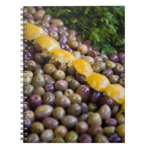 Cuaderno Aceitunas exhibidas en el mercado