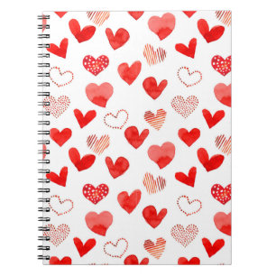 Cuaderno acuarela aislada ilustra corazones de amor rojos p