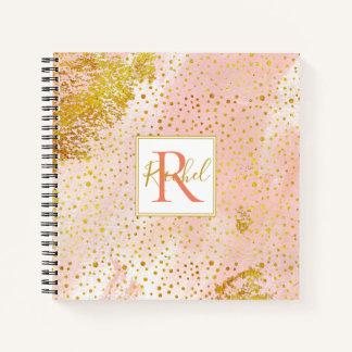 Cuaderno acuarela de melocotón, monograma de confetti dorad