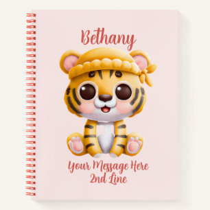 Cuaderno Agregar texto de nombre, bebé tigre con sombrero e