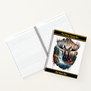Cuaderno Alce majestuoso parado cerca de una cascada