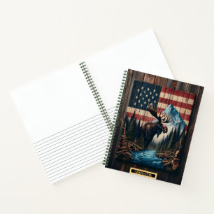 Cuaderno Alce se yergue orgullosamente en un entorno rústic