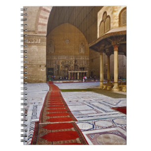 Cuaderno Alfombras de oración que conducen a la mezquita is