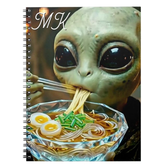 Cuaderno Alienígena Divertido comiendo Fideos Ramen Monogra (Frente)