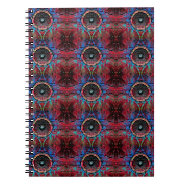 Cuaderno Altavoces rojos de música en una pared rota (Frente)