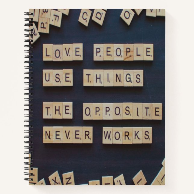 Cuaderno Amar a la gente usa cosas, palabras positivas (Anverso)